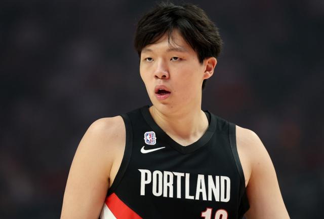 136-134险胜爵士，开拓者22分领先被追到悬崖，NBA又上演心脏保健课