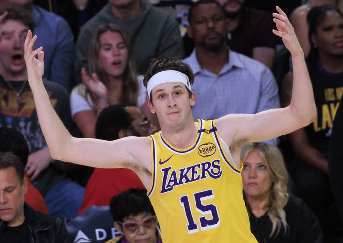 116-115！里弗斯绝杀难掩争议，NBA一夜的湖人三喜一忧谁来背锅？