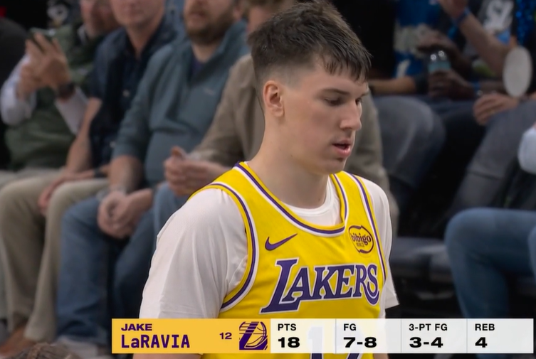 116-115！里夫斯绝杀救湖人，拉拉维亚27分爆发，NBA这局太戏剧