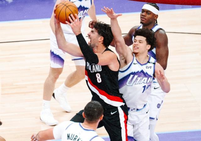 136-134险胜！开拓者客场搞定爵士，霍勒迪27分带队在NBA演悬念