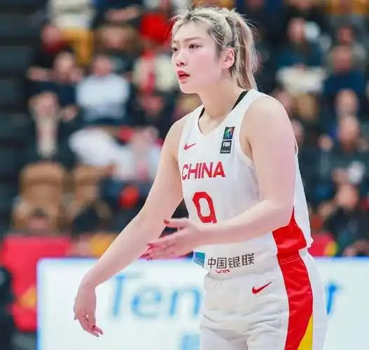 30岁杨赞成谜：WCBA两冠压阵，中国女篮2026还能等宫鲁鸣吗？