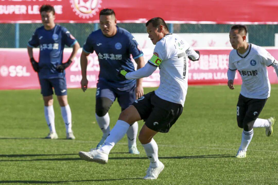 金超开赛40天，金普的足球热比英超还狂？大连这波真凶猛