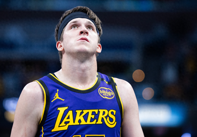 湖人116-115险胜森林狼，NBA这场比赛被小里弗斯一记绝杀活活抢走了悬念