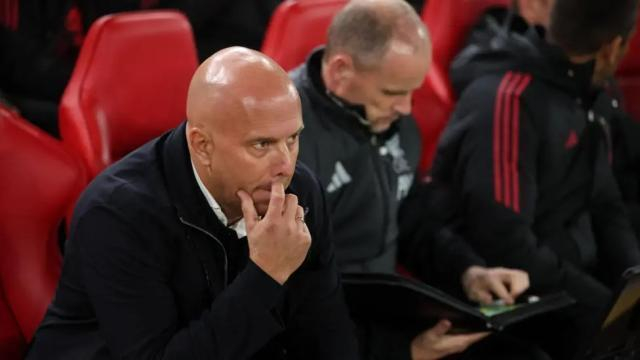 利物浦0-3联赛杯出局，英超警报又响起：轮换还是放弃？