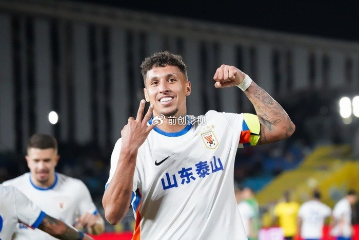 中超28轮3-1逆转，泰山队变身争冠判官，韩鹏的英超式临场洞察？