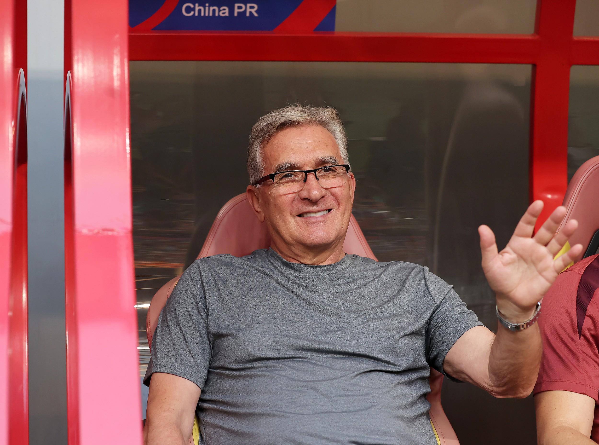 59岁伊万退休，国足留下一地鸡毛，英超都在偷笑的那个下午