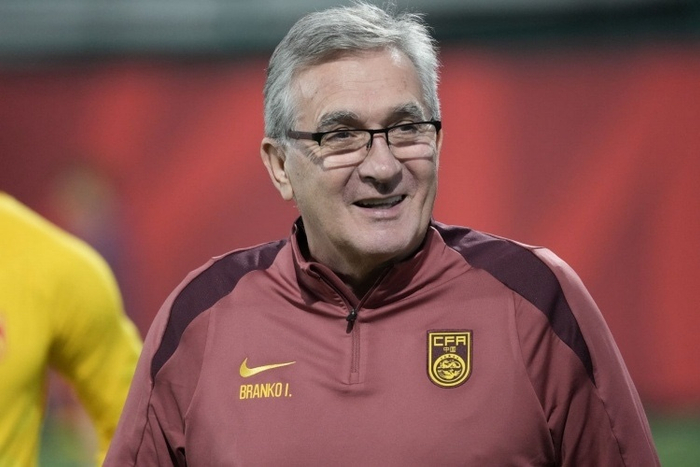 71岁伊万收工：42年告别，国足换帅 新教练东亚杯首秀还能靠谁？