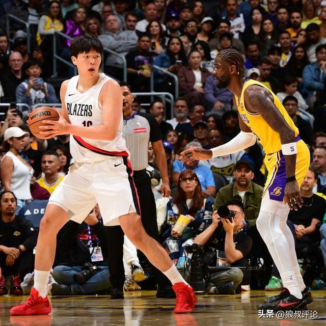 NBA 10月30日：杨瀚森出场缩水到啥程度？罗威回归像个活生生的阴阳合同