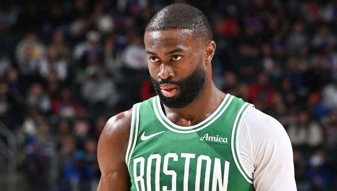 29岁杰伦-布朗直播问詹姆斯要不要去土耳其，NBA梗被玩坏