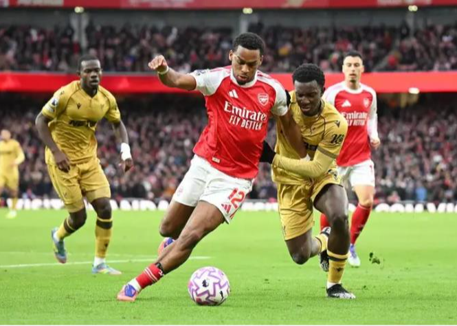 英超9轮仅丢3球？阿森纳防线亮晶晶，但廷贝尔竟被当透明人