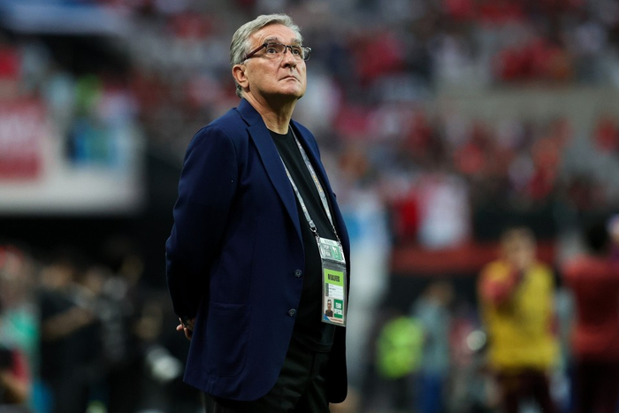 伊万宣布退休：1位国足教头的中超情结，英超也没这么戏