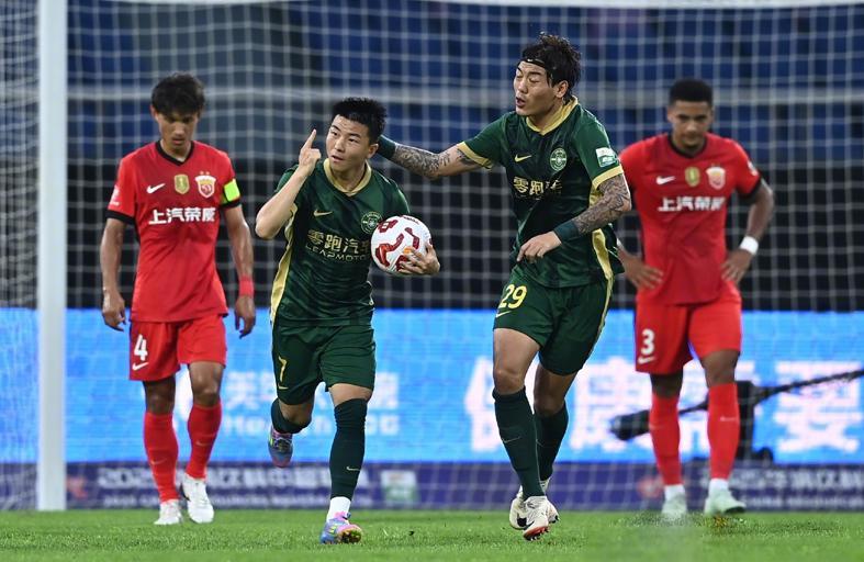 中超8场连排：10月31日到11月2日，我押申花、国安谁先翻车？