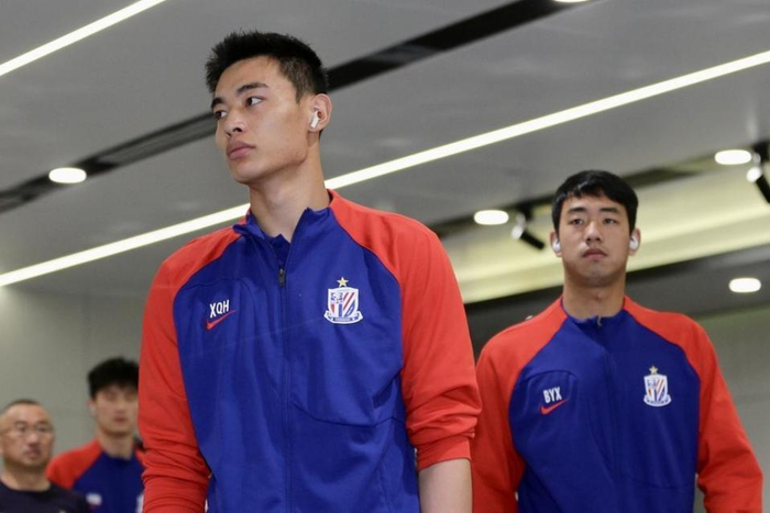 中超第29轮：上海申花主力门将或被停赛，争冠只剩2轮背锅