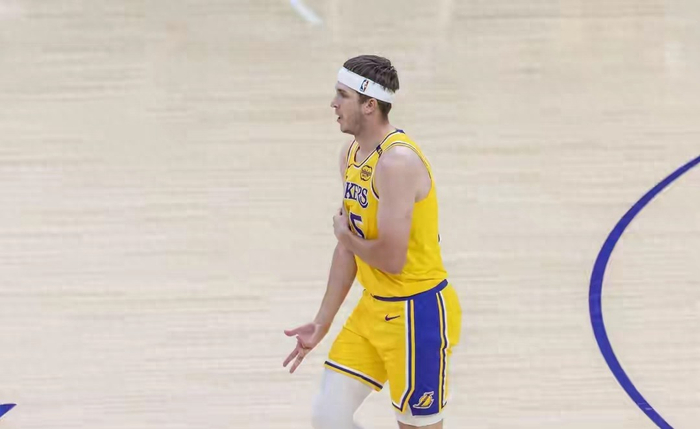 5场场均34.2分？里夫斯单核秀能撬动NBA西部票箱吗