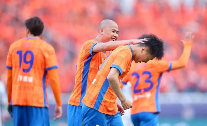 韩鹏9场不败，山东泰山回勇：英超稳健还是NBA式戏剧化？