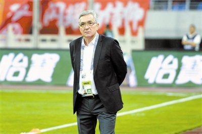 71岁伊万科维奇宣布退休：国足14场4胜28.5%胜率，英超球迷也想笑又想哭