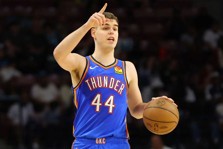 20岁新星夏联强势回归，雷霆队却被一纸化疗通告按下暂停，NBA和nba选秀的赌注怎么收？