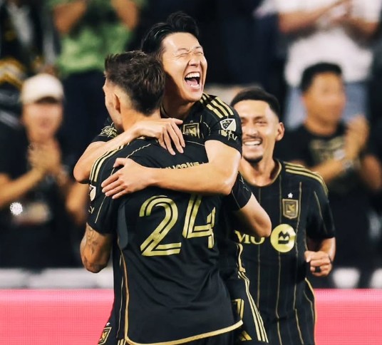 美职联10月30日2-1：洛杉矶赢球，孙兴慜是救星还是表演者？