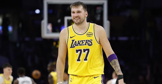 北京时间10月31日：NBA伤报把卢卡和湖人凑一桌，谁在背锅？