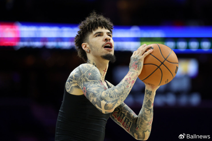 3.5万罚单砸脸：鲍尔在NBA比手势开心，黄蜂117-144被热火教做人