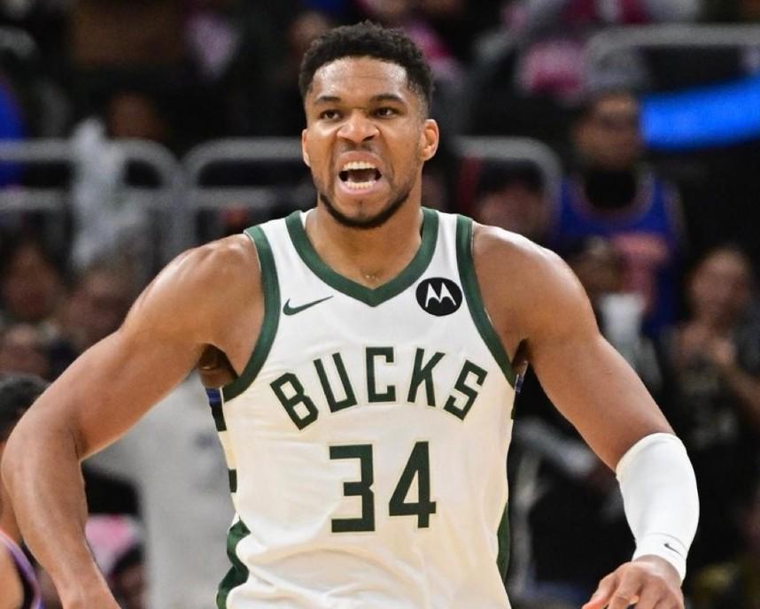 3胜1负遭遇考验：NBA雄鹿队字母哥左膝缺阵，勇士队要不要开始庆祝？