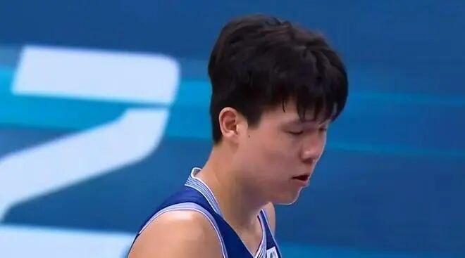 杨瀚森签约开拓者：17分钟变17秒？NBA新秀的两面人生（含三项数据对比）