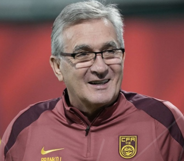 42年绿茵谢幕:伊万科维奇退休,国足选帅比英超换帅还热闹