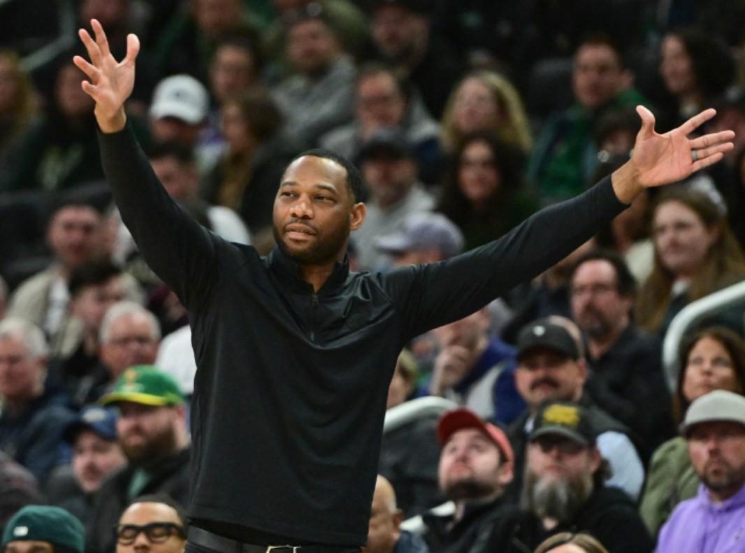 0胜4负压力爆表：新奥尔良鹈鹕在NBA的耐心还能撑几轮？