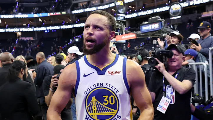 NBA第三节84-87，勇士vs雄鹿：库里单节10分还不够