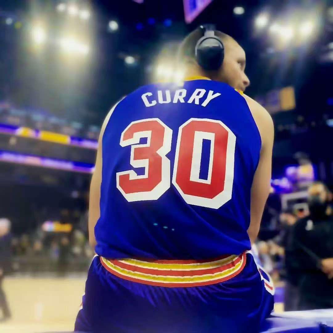 勇士4胜1负遇险：客场120-110输给雄鹿，NBA战力证明还是问号吗？