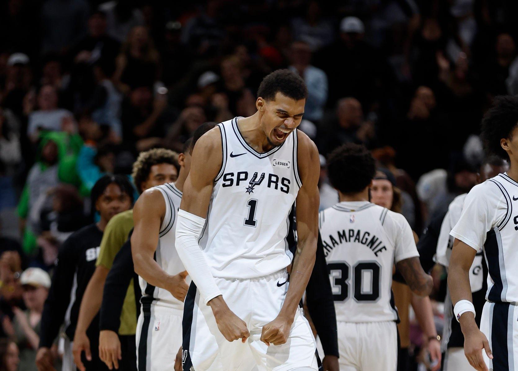 5胜0负！马刺队当下黑马气质，文班亚马单季统治NBA数据炸裂