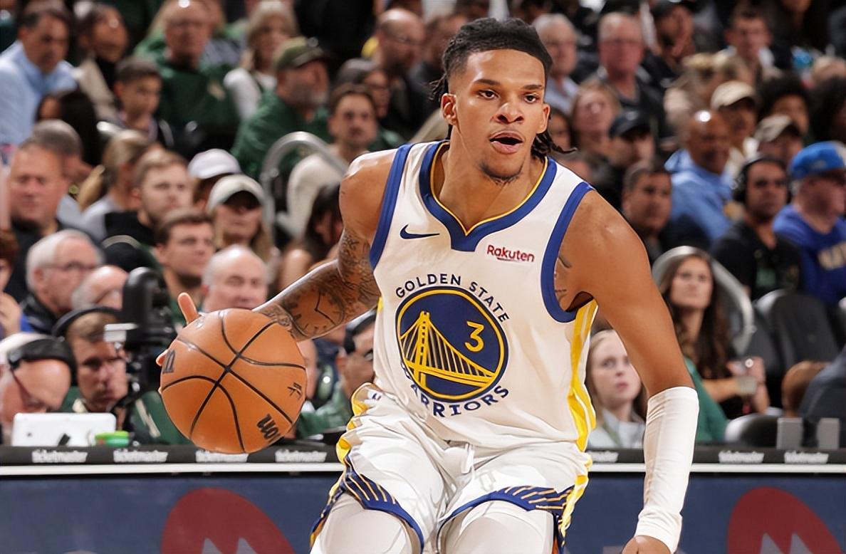 雄鹿120-110取胜，勇士2胜4负尴尬，22岁理查德六场5.7分，NBA轮换谁慌了？