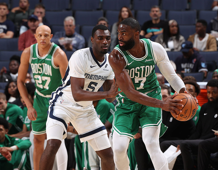 76人4连胜遇凯尔特人2胜3负，NBA这场攻防秀得看谁手感