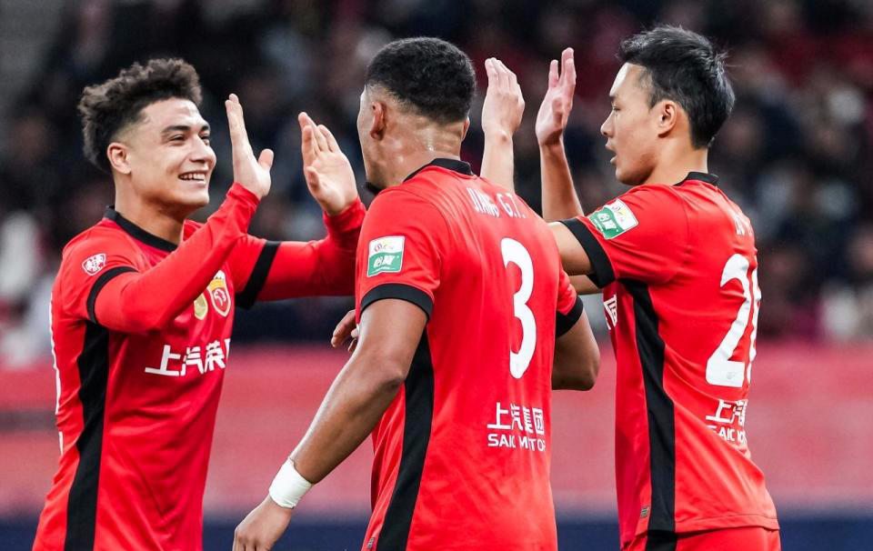 海港3-0浙江：中超29轮63分领先4分，王燊超世界波点燃