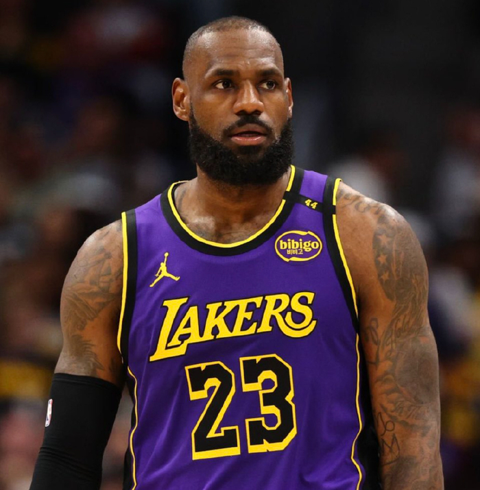 34.2分的数据被捧成神？詹姆斯复出悬而未决，湖人靠谁撑起NBA天平