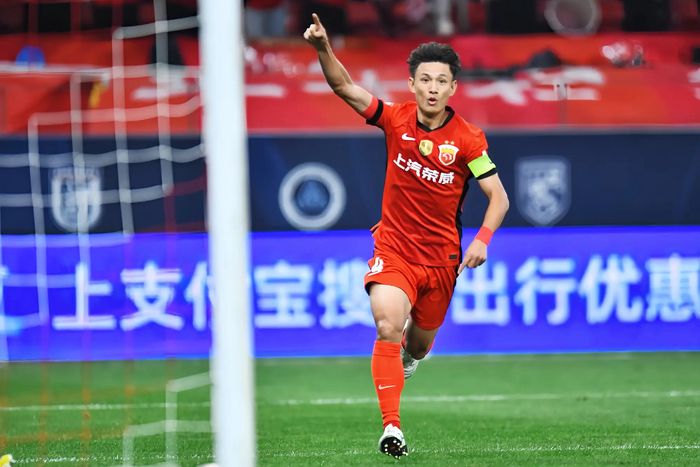 中超29轮：上海海港领先2分，上海申花靠客场最后一轮逆转？