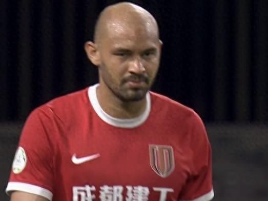 河南2-1终结蓉城冲冠幻想：中超强队也有纸老虎，英超都看傻了