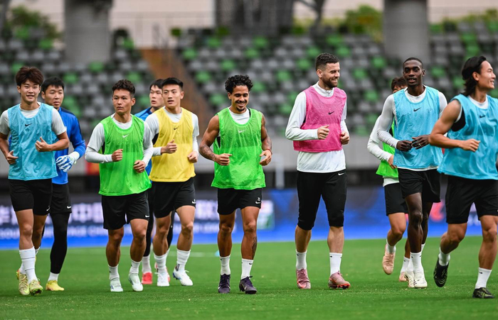 29轮中超：英博踩场人手短缺，梅州客家保级像打持久战（含对比英超槽点）