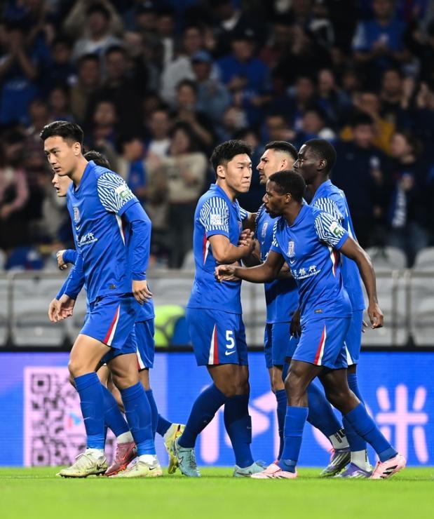 中超近尾声：申花1-0拿三分，路易斯头球救场还够吗？