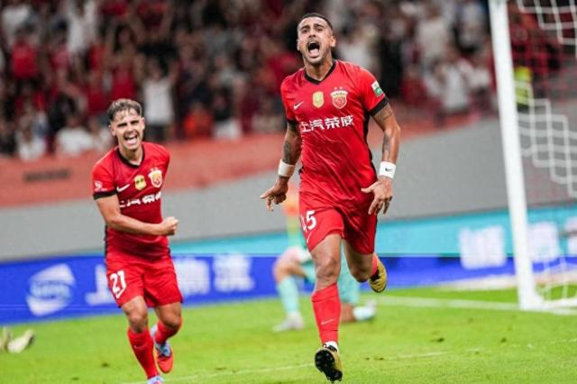 63分领先仅2分，中超收官冲突：上海海港稳了？上海申花还能翻盘？