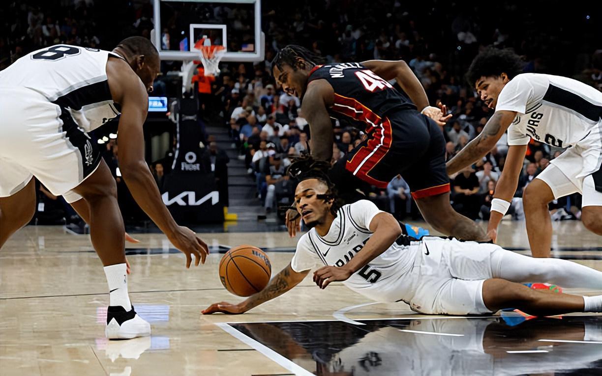 马刺队5连胜,NBA常规赛107-101险胜热火队,卡斯尔助攻数能撑起队吗?