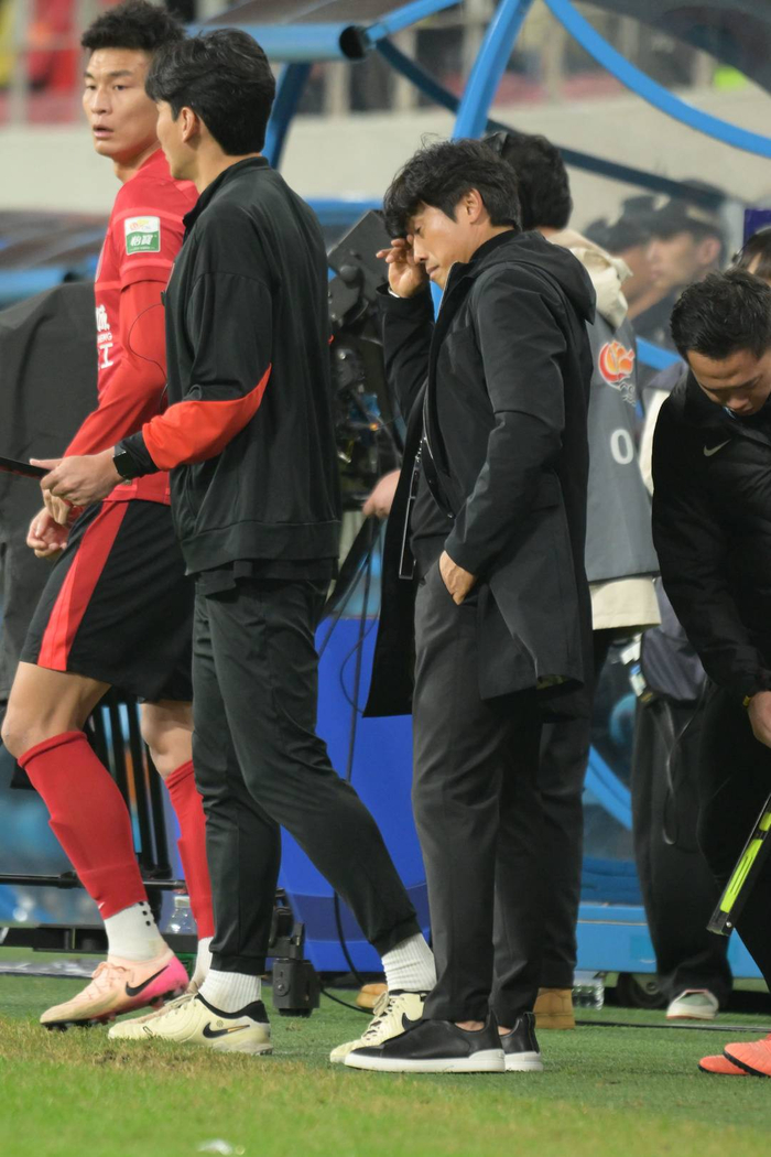 中超倒数第2轮1-2落败,徐正源道歉后谁来背锅?