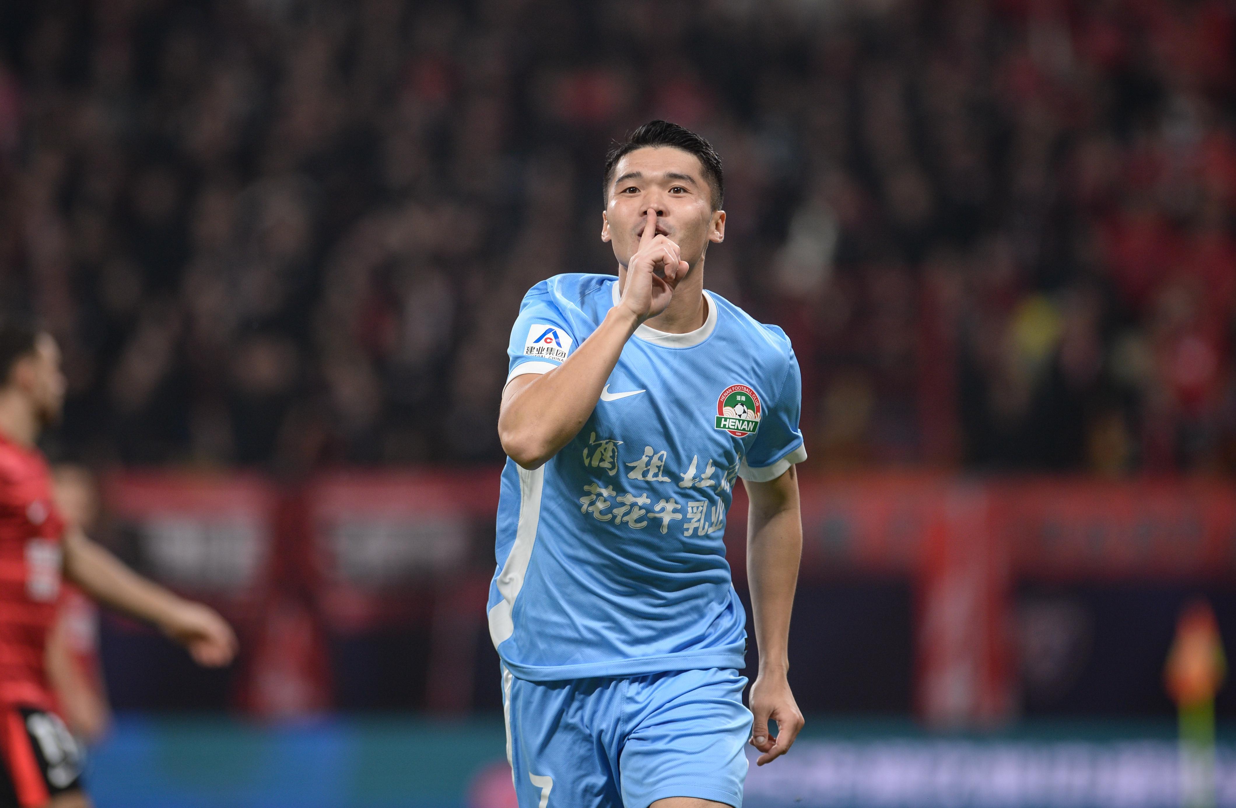 中超29轮2-1逆转：河南客场翻盘蓉城，钟义浩何超成关键