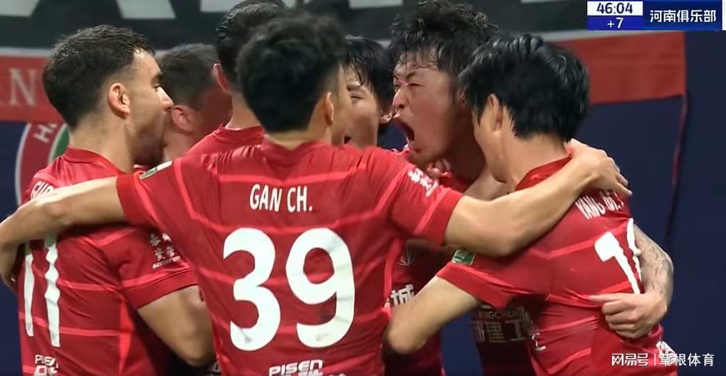 中超第29轮1-2崩盘：成都队断冠希望，英超球迷都乐开花？