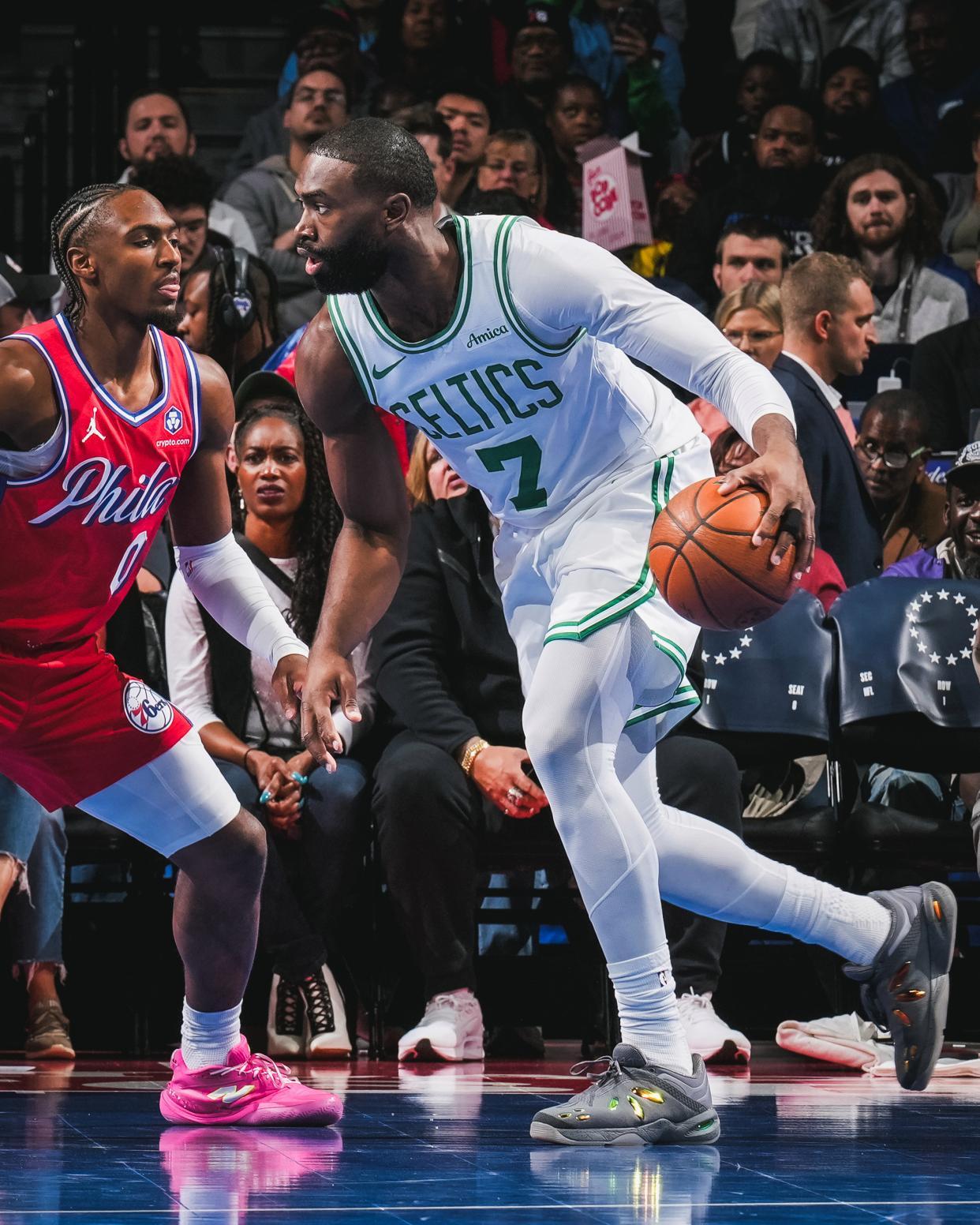 109-108！NBA杯绿军拒绝24分翻盘，泰勒·布朗32分把76人打懵