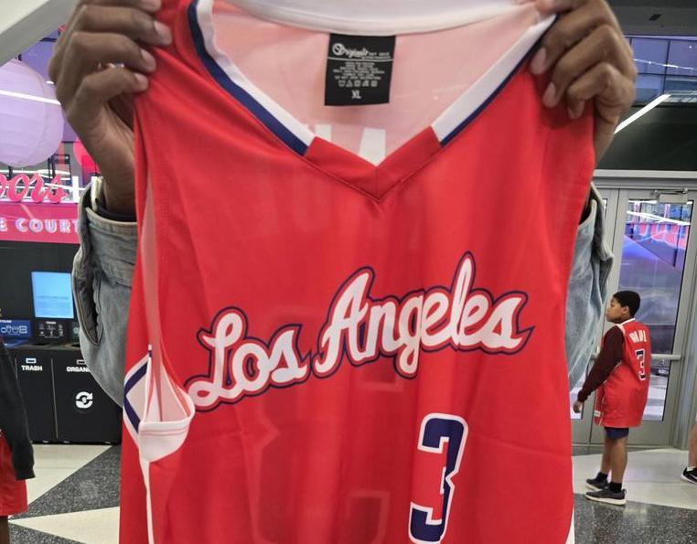 1件经典球衣发放，NBA杯快船主场为保罗造景，新奥尔良鹈鹕尴尬吗？