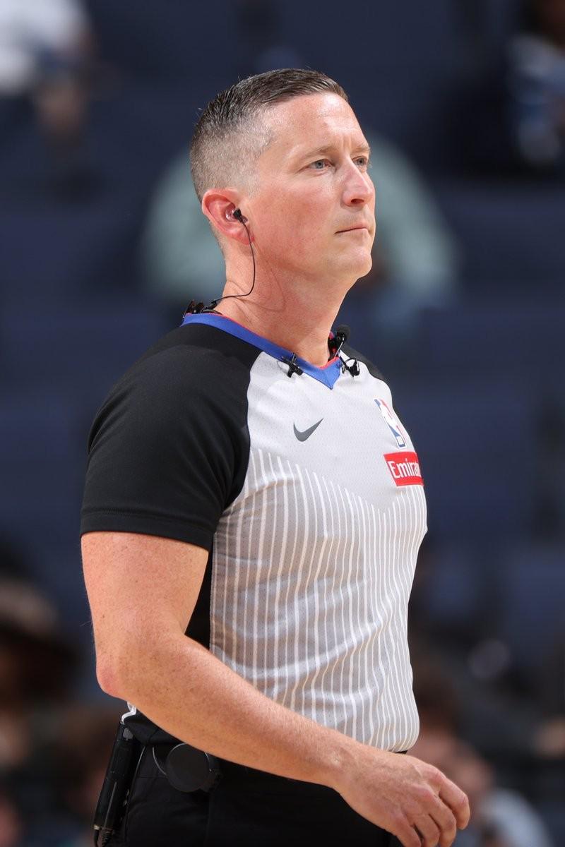 11月1日起NBA裁判戴耳机，2026年1月或全程上线影响多大？