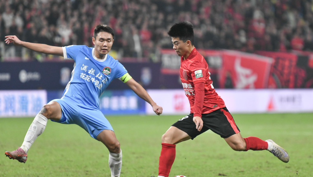 中超1比2现场打脸，成都市主场成都队被河南队断梦，双外援博弈谁更硬？