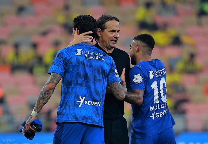 利雅得新月8连胜，沙特联17分升第2，克里斯蒂亚诺·罗纳尔多会慌吗？