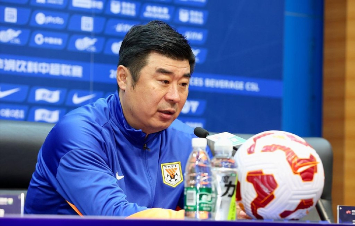中超最后2轮，泰山队临时换帅，韩鹏11月1日带队出征全运会